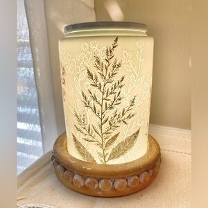 Scentsy Golden Meadow warmer